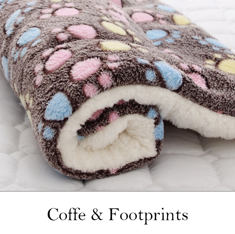 Premium Plush Pet Blanket – Warm, Soft Fleece Cushion for Dogs & Cats